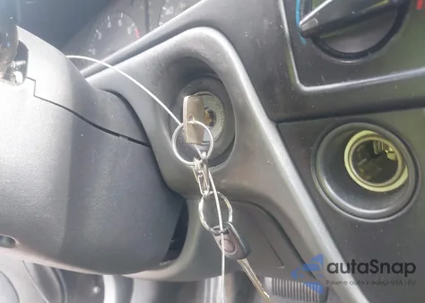 1992 Toyota Camry Le from USA, damaged, VIN 4T1SK12E2NU077952